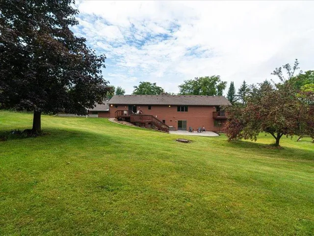 $769,000 | 55 County Rd Jj, River Falls, WI 54022