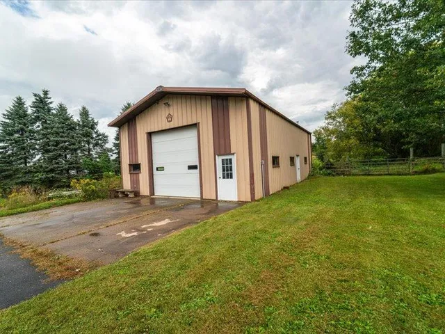 $769,000 | 55 County Rd Jj, River Falls, WI 54022