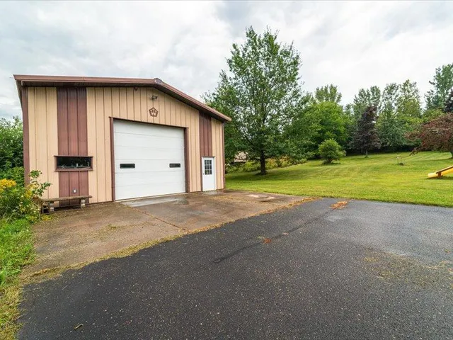 $769,000 | 55 County Rd Jj, River Falls, WI 54022