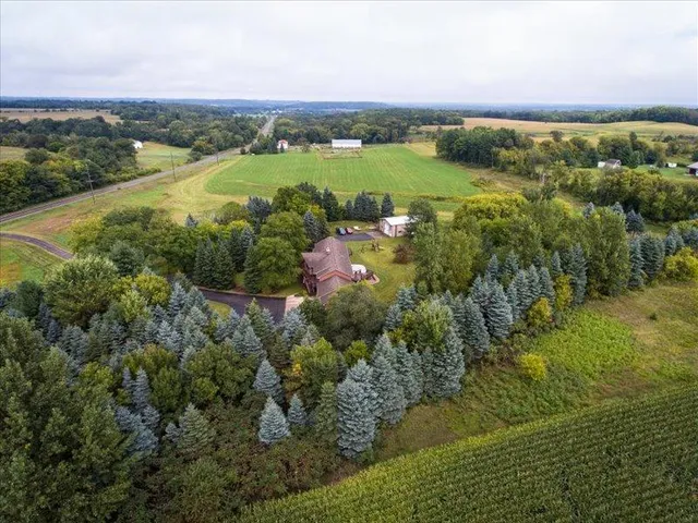 $769,000 | 55 County Rd Jj, River Falls, WI 54022