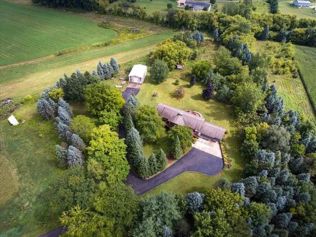 $769,000 | 55 County Rd Jj, River Falls, WI 54022