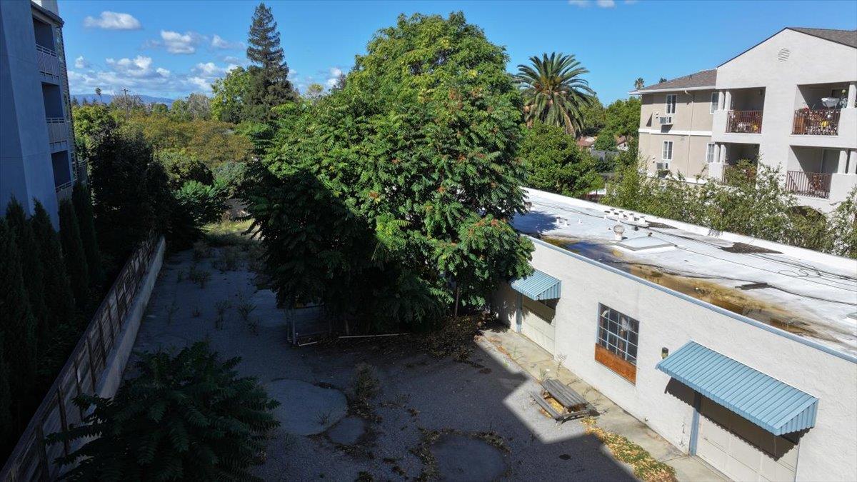 1747 Almaden Road San Jose, CA 95125 - Photo 21 of 28 a view of outdoor space and yard