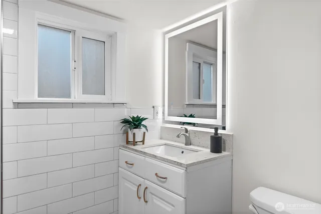 $799,950 | 709 South Cedar Street, Tacoma, WA 98405