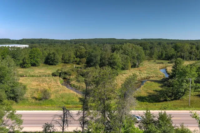 $690,000 | 34 East E Road, Cadillac, MI 49601