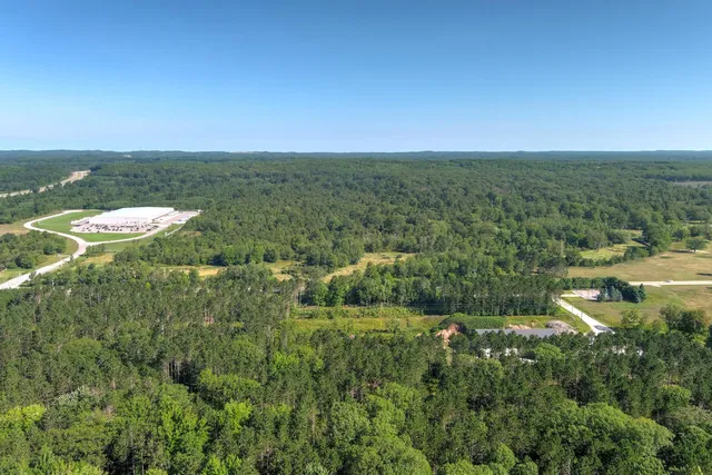 $690,000 | 34 East E Road, Cadillac, MI 49601