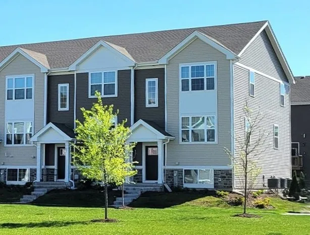 $2,500 | 6550 Linden Trail, Unit F, Wonder Lake, IL 60097