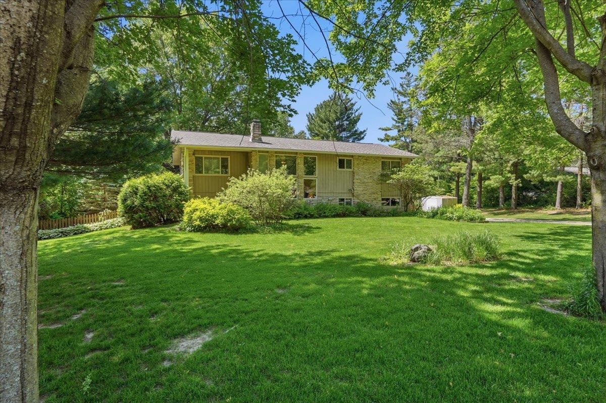 4938 Hickory Trail Middleton, WI 53562 - Photo 2 of 42