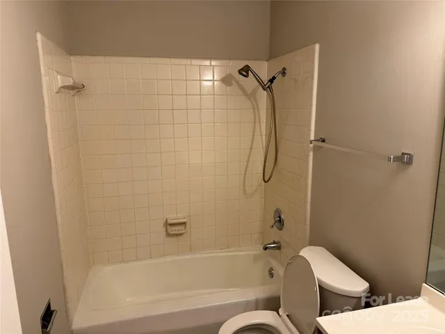 $1,095 | 157 Brookwood Avenue Northeast, Unit 14, Concord, NC 28025