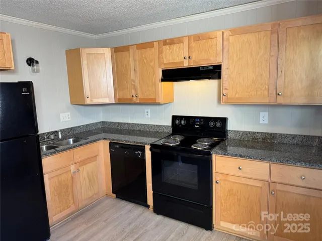 $1,095 | 157 Brookwood Avenue Northeast, Unit 14, Concord, NC 28025