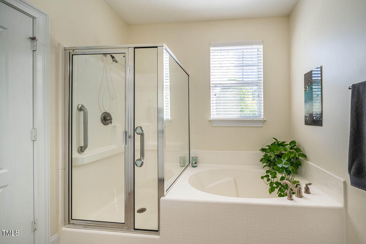 3811 Lunceston Way, Unit 202 Raleigh, NC 27613 - Photo 17 of 27 381LuncestonWay.202-09