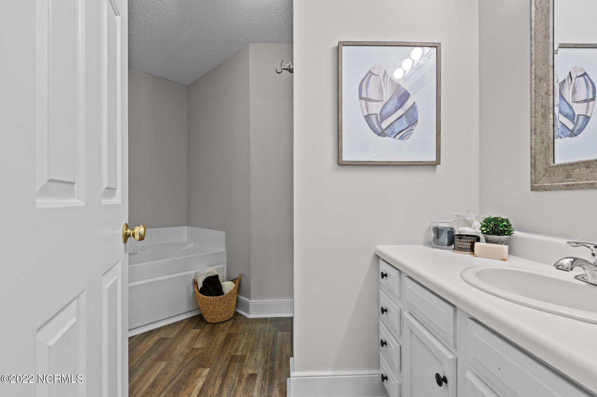 2348 Kay Road Greenville, NC 27858 - Photo 16 of 35 40-web-or-mls-IMGL2914