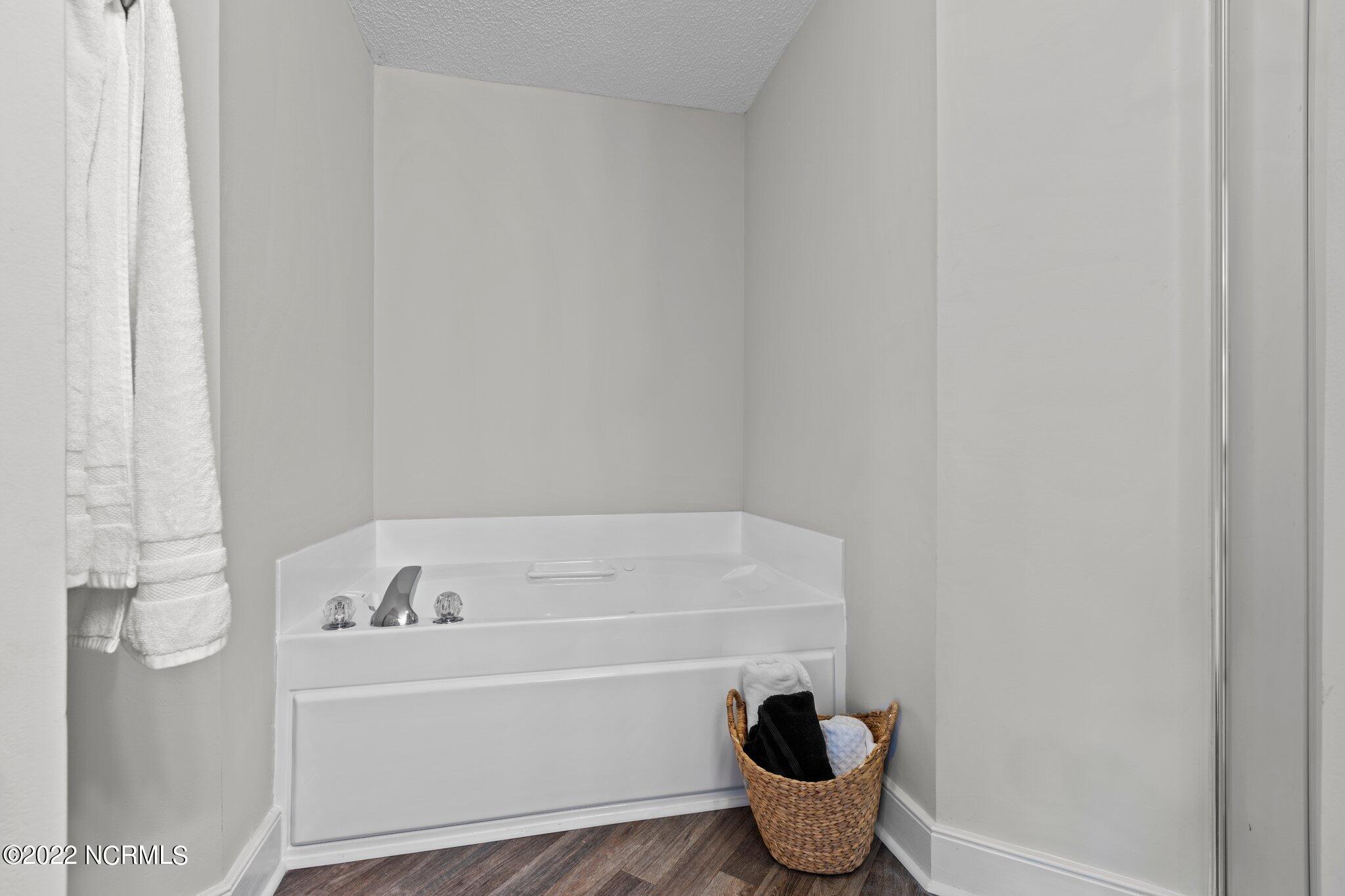 2348 Kay Road Greenville, NC 27858 - Photo 17 of 35 41-web-or-mls-IMGL2917