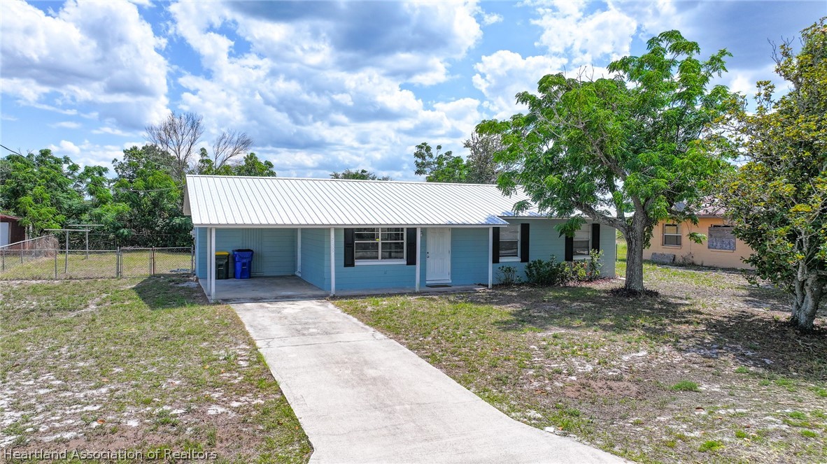 2709 West Rochester Road Avon Park, FL 33825 - Photo 2 of 29