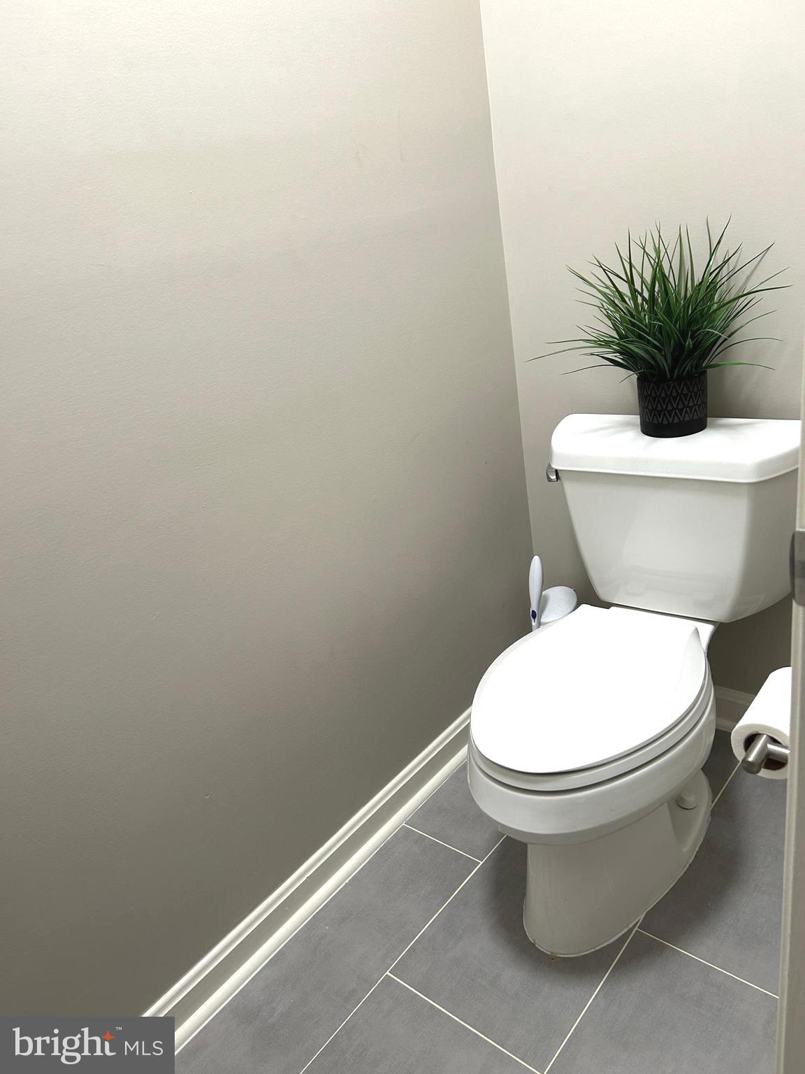 7358 Bloomington Court Springfield, VA 22150 - Photo 37 of 69 Private toilet room