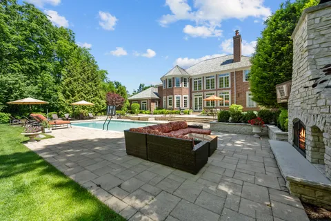 $3,375,000 | 1150 West Keswick Lane, Lake Forest, IL 60045