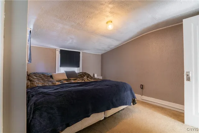 $172,400 | 108 Wells Place, Utica, NY 13502