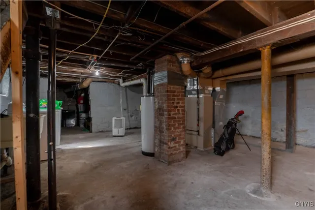 $172,400 | 108 Wells Place, Utica, NY 13502