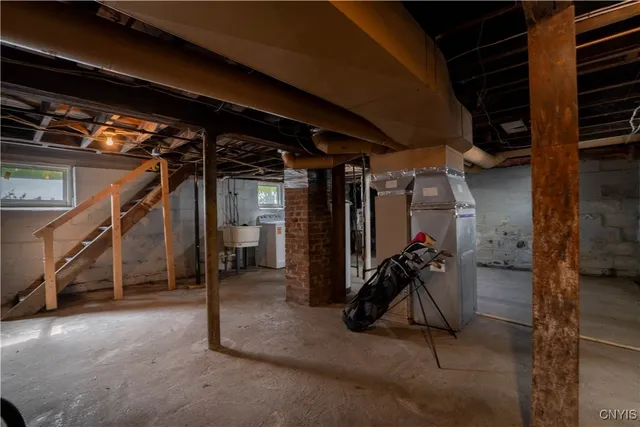 $172,400 | 108 Wells Place, Utica, NY 13502