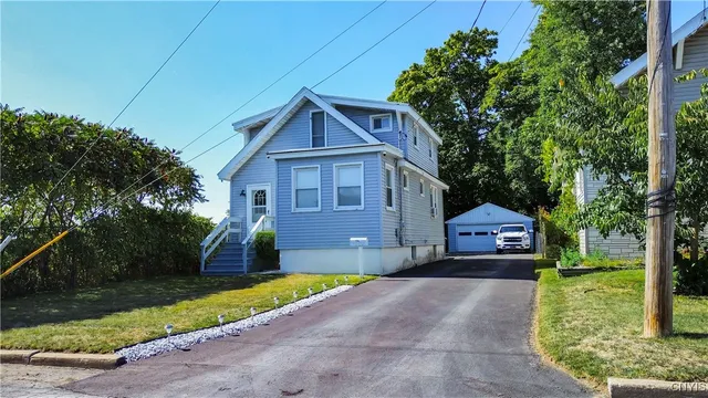 $172,400 | 108 Wells Place, Utica, NY 13502