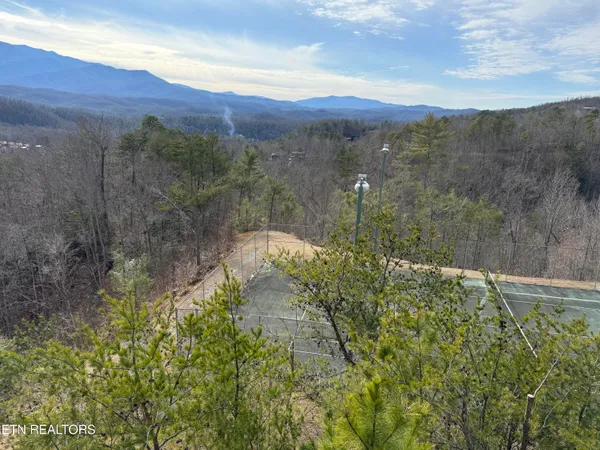 $339,000 | 3710 Weber Road, Unit 303E, Gatlinburg, TN 37738