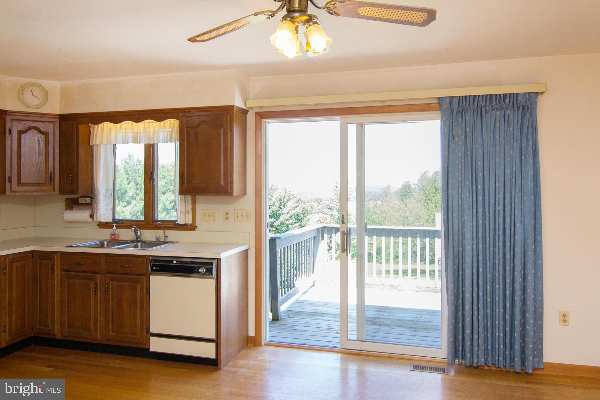 2538 Bert Fowler Road Hampstead, MD 21074 - Photo 7 of 23 Kitchen