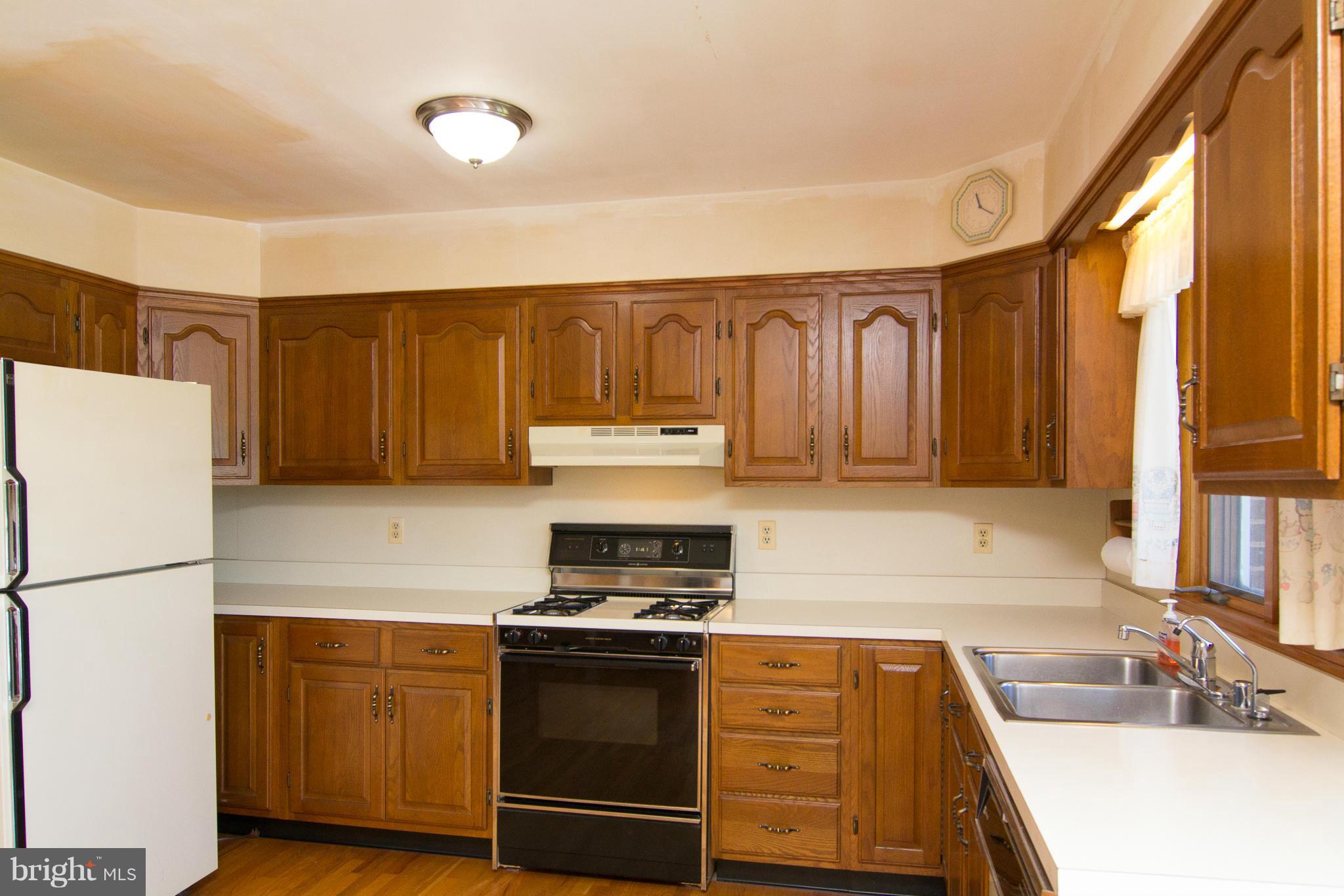 2538 Bert Fowler Road Hampstead, MD 21074 - Photo 8 of 23 Kitchen