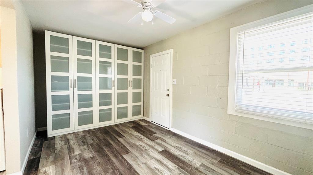 260 South Corinth St Road, Unit 238 Dallas, TX 75203 - Photo 12 of 14 Built-in closet