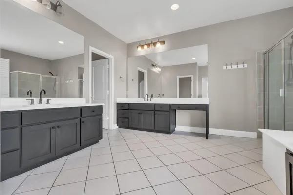 $699,900 | 3329 Vancouver Drive, Modesto, CA 95355