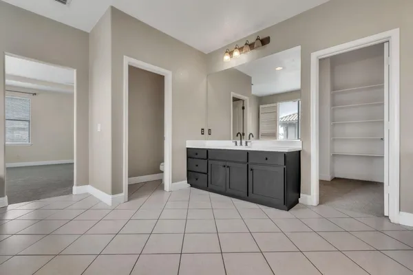 $699,900 | 3329 Vancouver Drive, Modesto, CA 95355