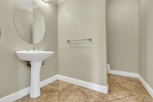 $699,900 | 3329 Vancouver Drive, Modesto, CA 95355