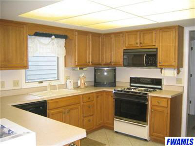 924 Mill Pointe Fort Wayne, IN 46845 - Photo 7 of 12