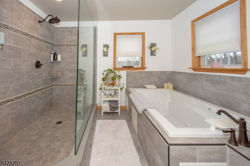 70 Holland Road Wantage, NJ 07461 - Photo 14 of 33
