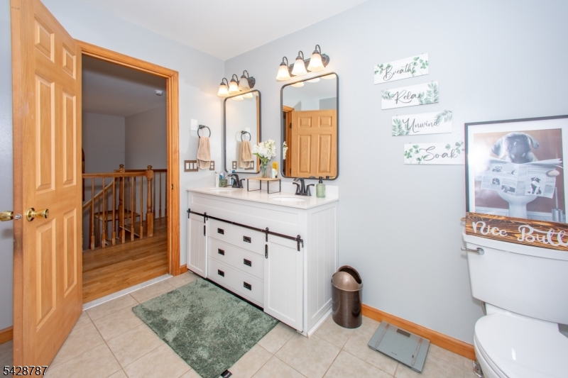 70 Holland Road Wantage, NJ 07461 - Photo 17 of 33