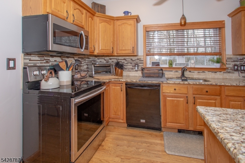 70 Holland Road Wantage, NJ 07461 - Photo 23 of 33