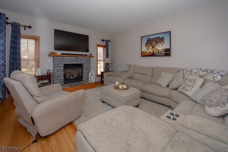 70 Holland Road Wantage, NJ 07461 - Photo 27 of 33