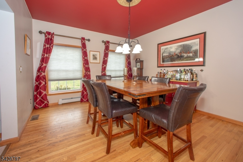 70 Holland Road Wantage, NJ 07461 - Photo 4 of 33