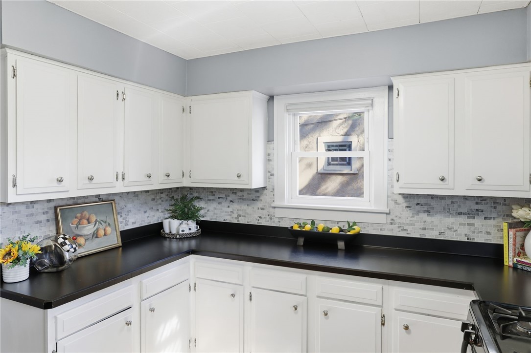 267 Laurelton Road Irondequoit, NY 14609 - Photo 14 of 37