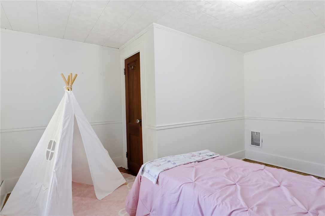 267 Laurelton Road Irondequoit, NY 14609 - Photo 23 of 37