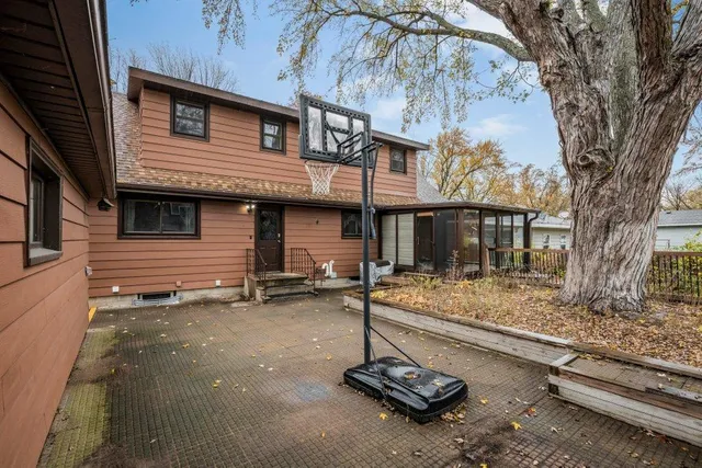 $309,900 | 2318 10th Avenue South, St. Cloud, MN 56301