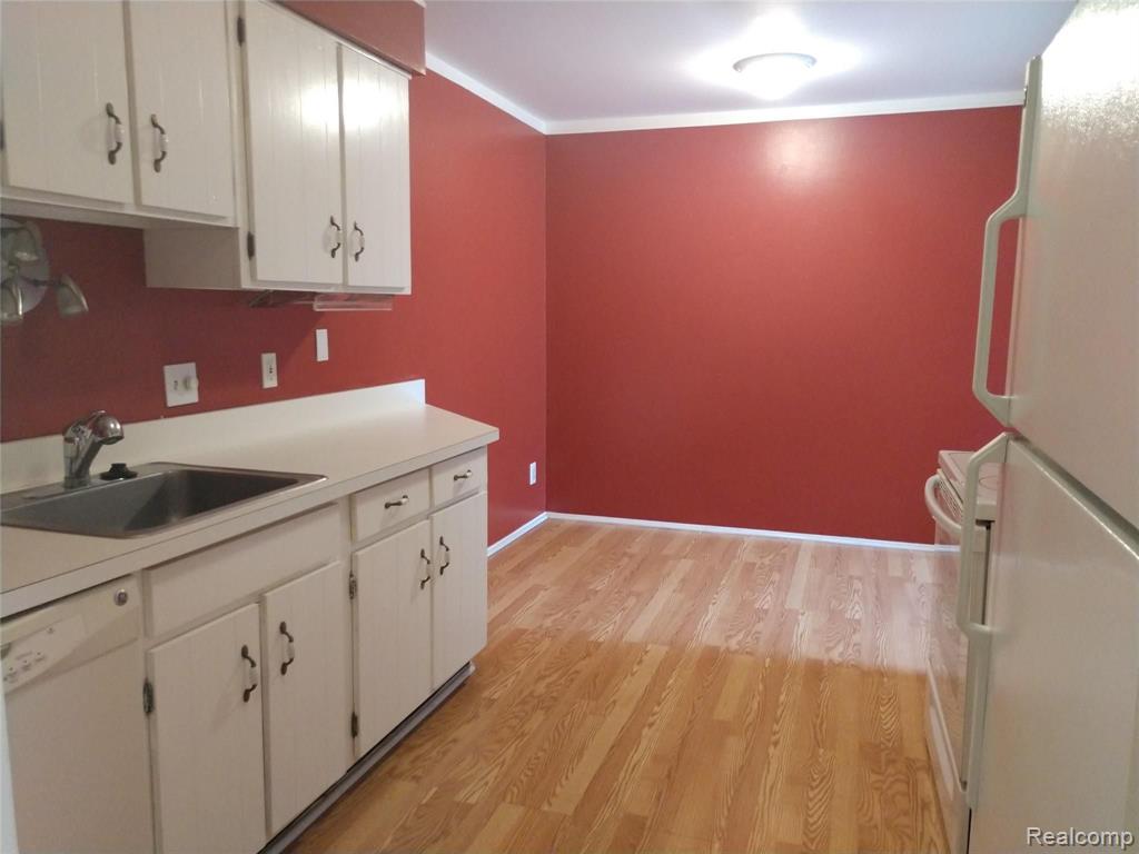 519 East University Drive, Unit 1408 Rochester, MI 48307 - Photo 8 of 18