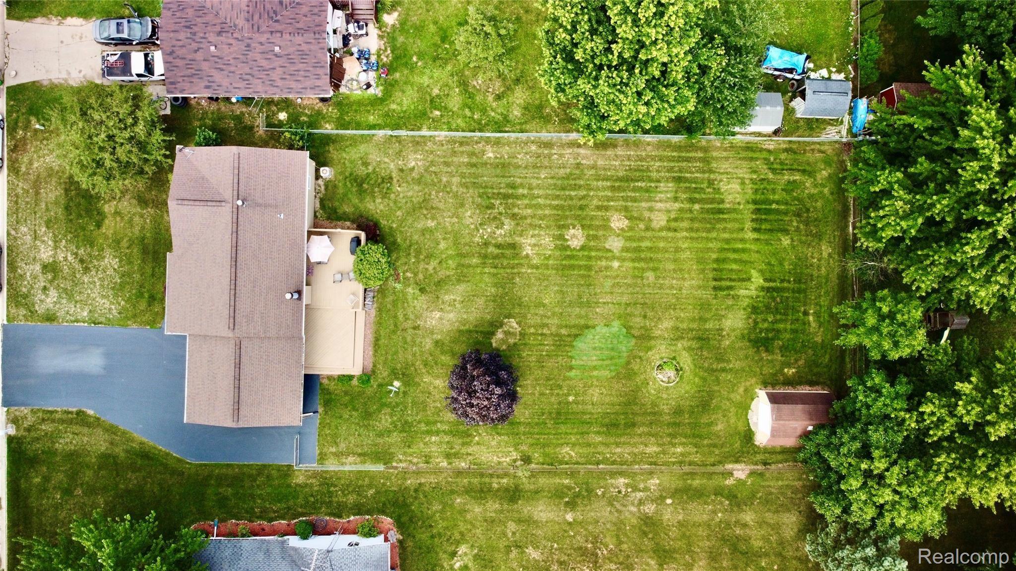 6115 Rocking Chair Road Grand Blanc, MI 48439 - Photo 3 of 29 DJI_0111.jpeg