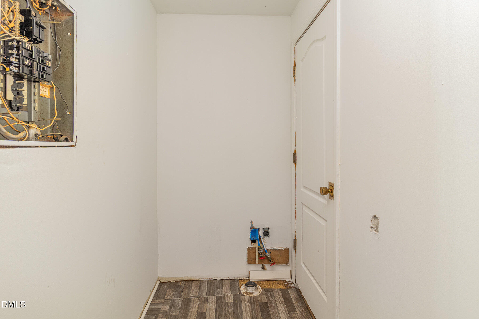 495 Horseshoe Road Aberdeen, NC 28315 - Photo 11 of 16 a view of small space