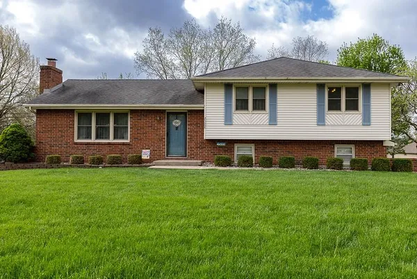 $335,000 | 2509 Northwest 86th Street, Kansas City, MO 64154