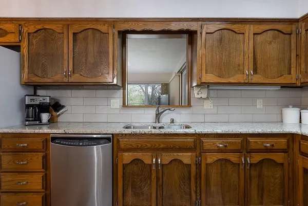 $335,000 | 2509 Northwest 86th Street, Kansas City, MO 64154