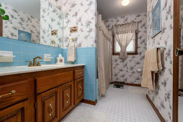 $335,000 | 2509 Northwest 86th Street, Kansas City, MO 64154