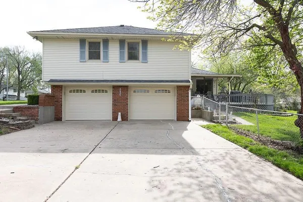 $335,000 | 2509 Northwest 86th Street, Kansas City, MO 64154