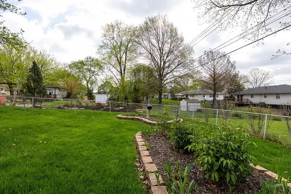$335,000 | 2509 Northwest 86th Street, Kansas City, MO 64154
