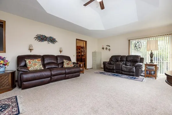 $335,000 | 2509 Northwest 86th Street, Kansas City, MO 64154