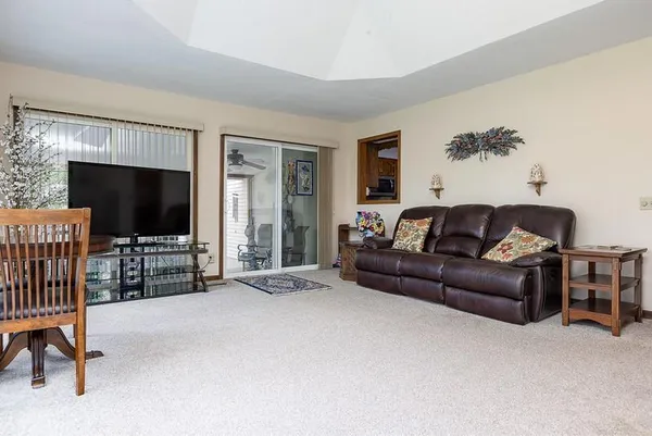 $335,000 | 2509 Northwest 86th Street, Kansas City, MO 64154