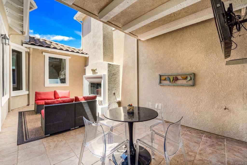 871 First Light Road San Marcos, CA 92078 - Photo 14 of 45 a living room with a table